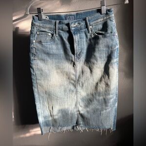 MOTHER The Peg Step Fray Denim Skirt | Size 24